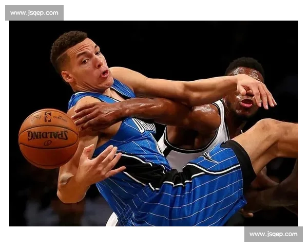 阿隆・戈登中国行趣味考卷曝光：当 NBA 硬汉遇上 火锅 考题