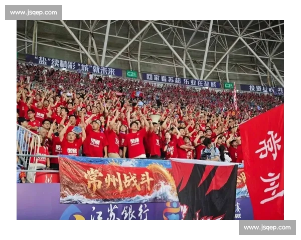 苏超赛场现中国红！球迷跨越山海为榕江助威