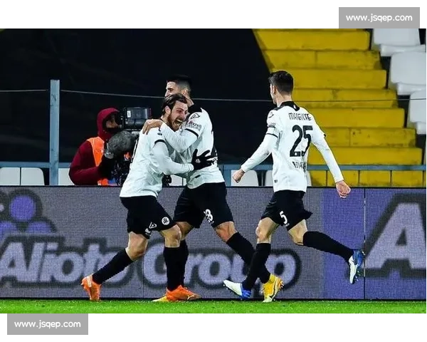 米兰青训新星科莫托租借斯佩齐亚 附加奖金条款曝光 米兰青训新星科莫托租借斯佩齐亚 附加奖金条款曝光