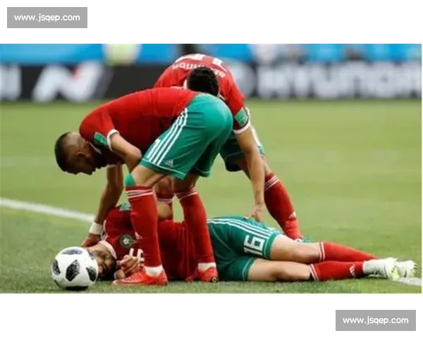 桑托斯与圣保罗激战正酣 两队争夺巴西足球荣耀荣誉之战