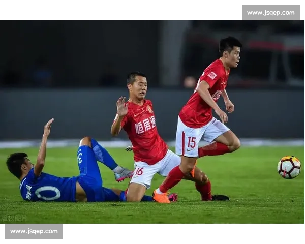 柏太阳神VS三分对决解析攻防博弈与赛场走势前瞻关键看点与胜负走向预测