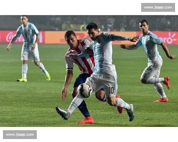 阿根廷对阵巴拉圭首发阵容解析与战术看点前瞻核心球员状态对比